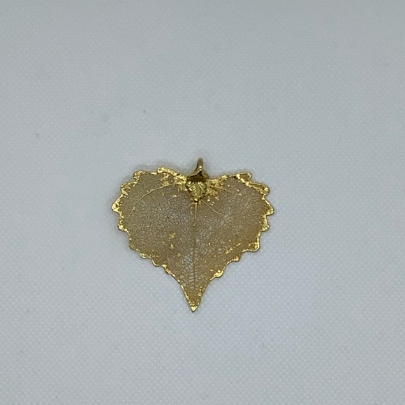 Gold plated Leaf Penant - Picture 3 of 4
